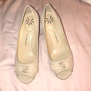 Isaac Mizrahi cream wedges